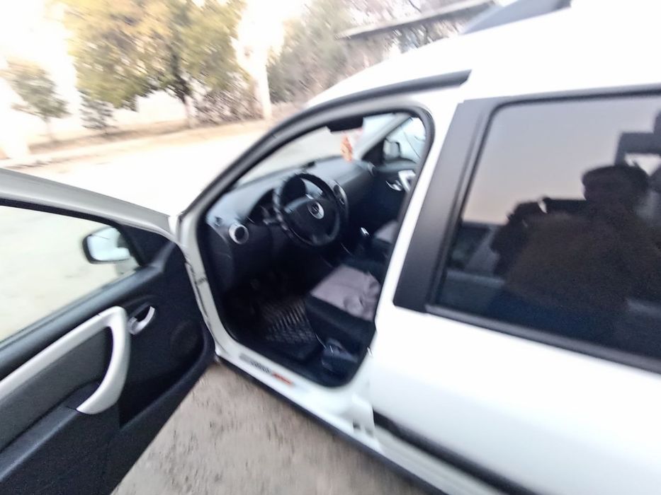 Срочно продаётся Lada Largus.