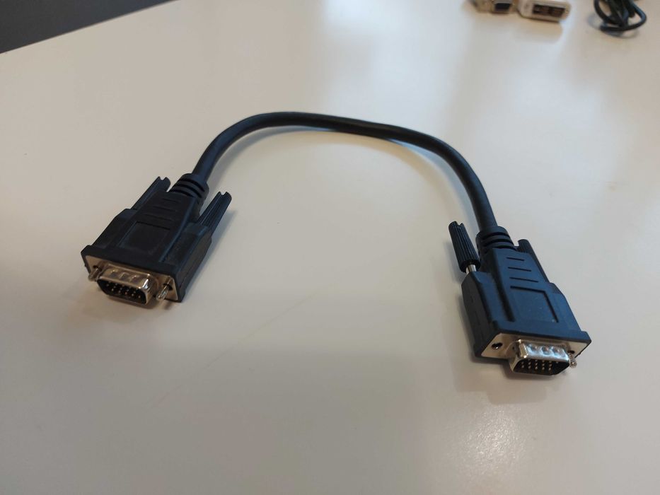 Компютърни кабели