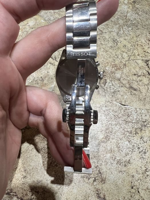 Продам часы фирма Tissot