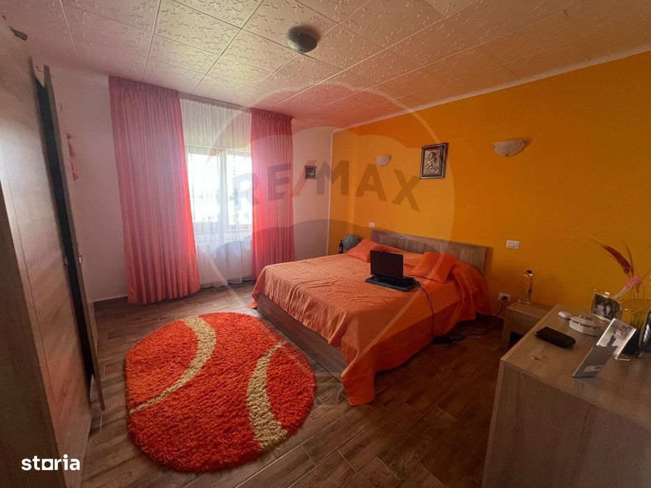 Casă / Vilă 7 camere Garoafa