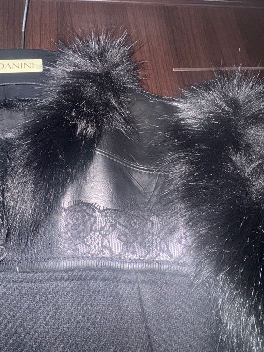 Черен вълнен елек с пух