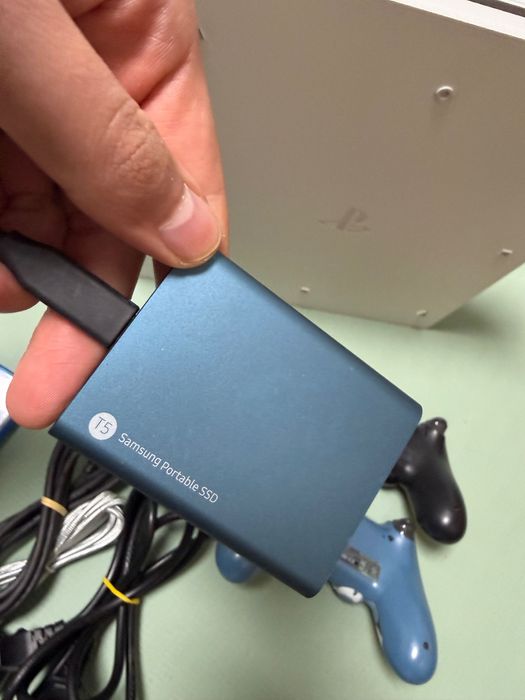 PlayStation 4 pro 1tb ssd