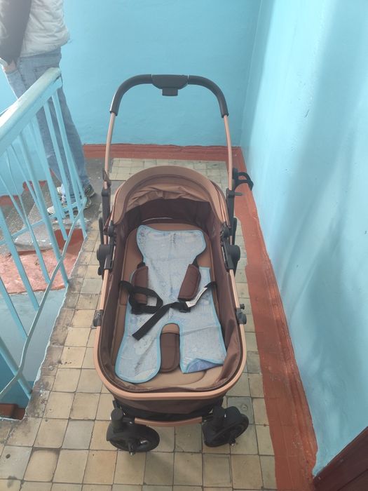 Продам коляску Авто-бот