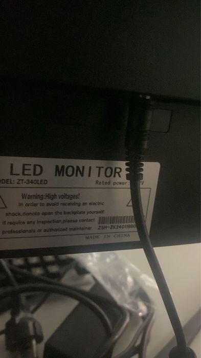 Монитор YEPO ZT-340LED черный