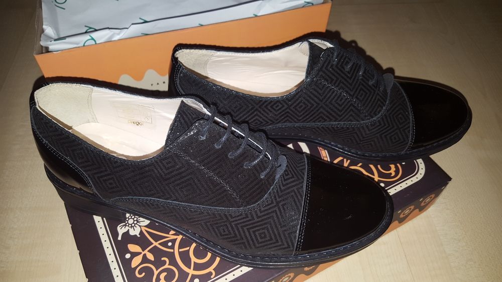 Pantofi Oxford piele stantata si lac Prego 37