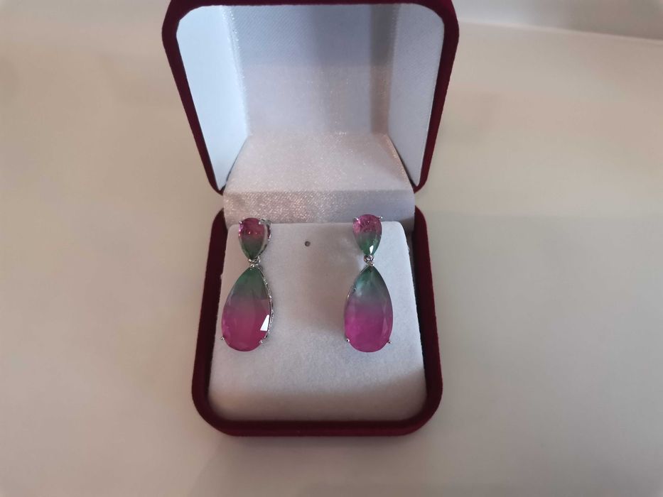 cercei din cristale include cutia