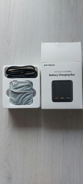 Нов комплект зарядна станция REYGEAK с 2 батерии за GoPro Hero 9/10/11