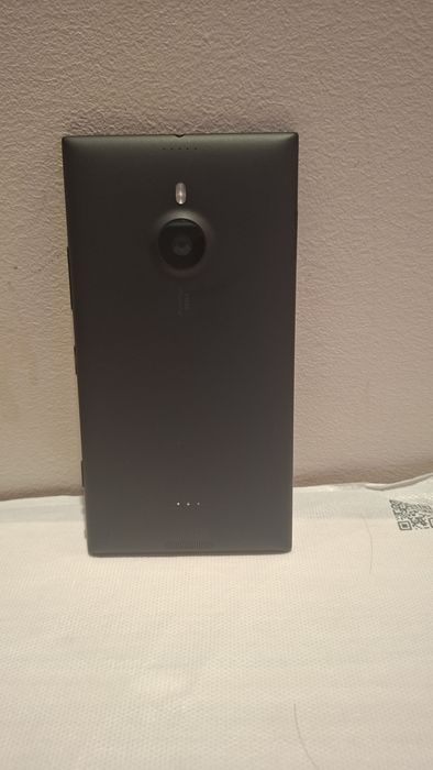 Телефон , Nokia 1520,Sharp Aquos r5g