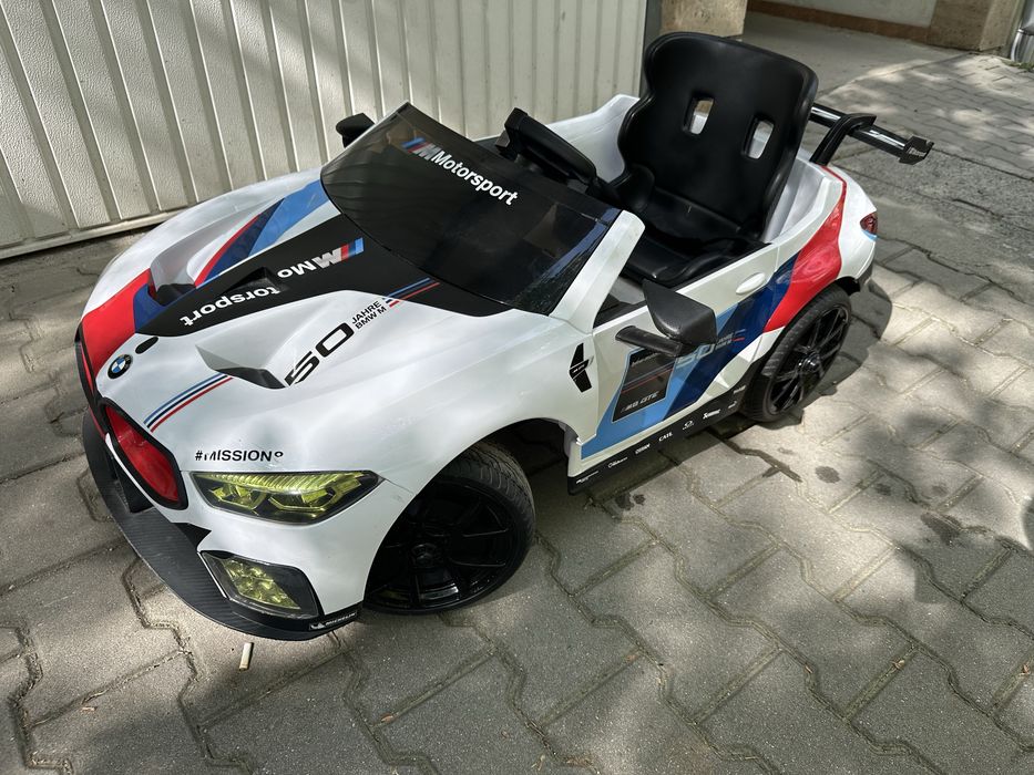 BMW M8 GTE детска електрическа количка