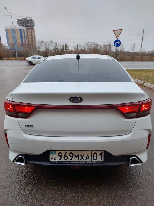 Продам автомобиль Kio Rio
