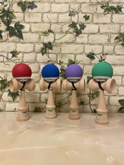 Kendama Japan cu bila mata su grip