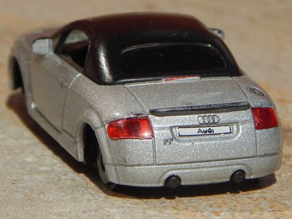 Macheta Audi TT Cabriolet I (8N) Hongwell 1:72 lipsa pneuri