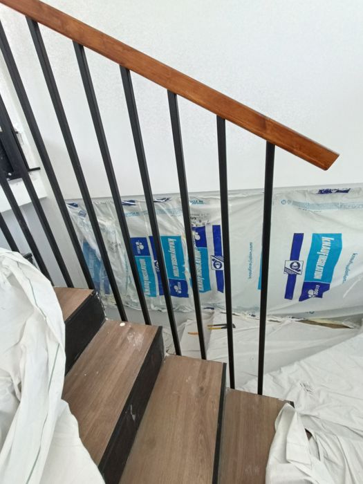 Porti si structuri metalice