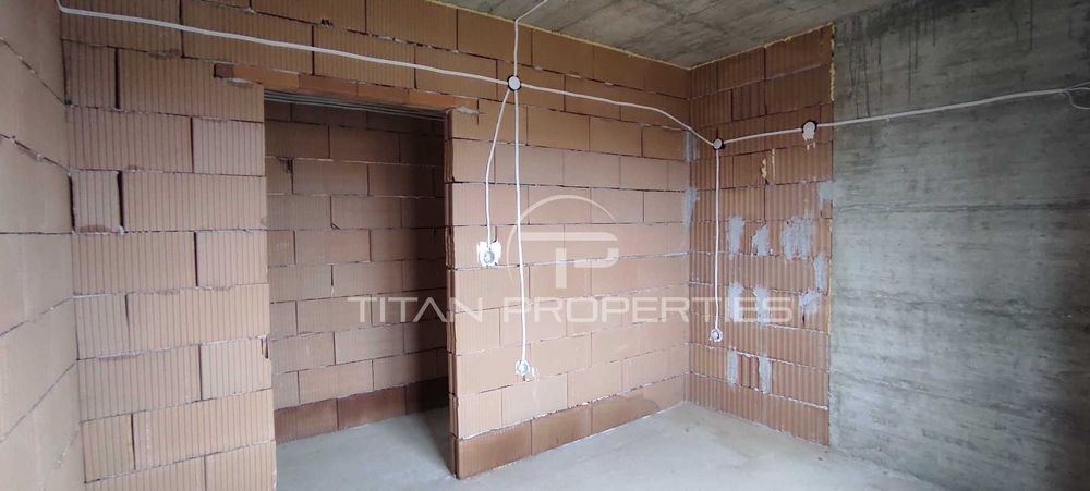 Продава се Тристаен апартамент в Пловдив, Южен - 98 кв.м за 1460 €/кв.м - Снимка #1