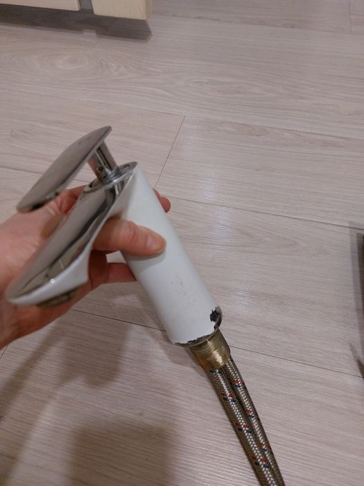 Смеситель  для раковины в ванной