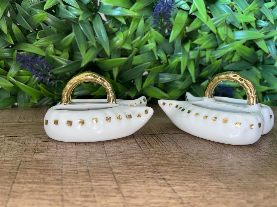 Set de 2 Coșuri în Formă de Pantof, Alb cu Detalii Auri