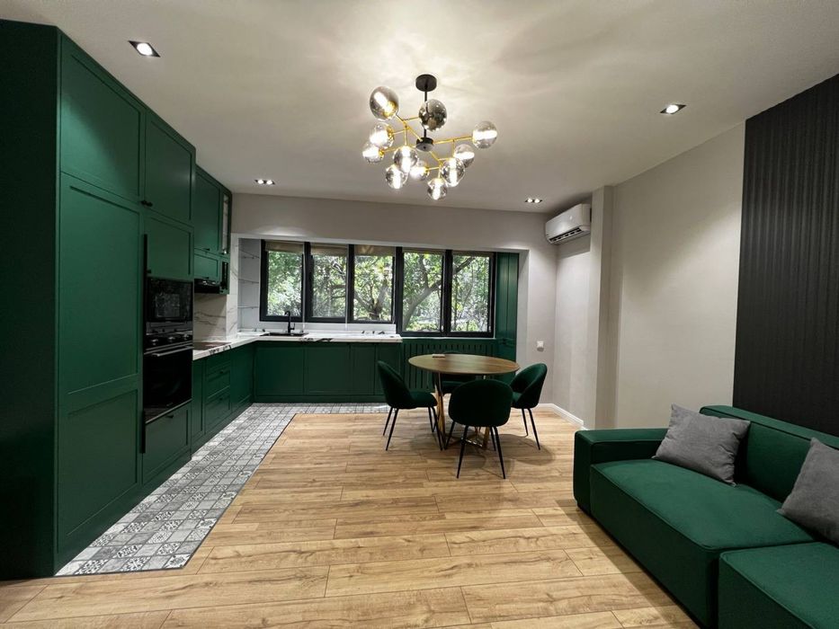 Продается 2в3х комнатная квартира. Ц-1 гостиница Тата. Укомплектована