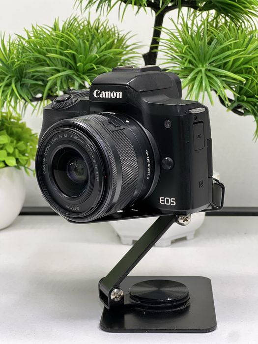 Фотоаппарат EOS M50