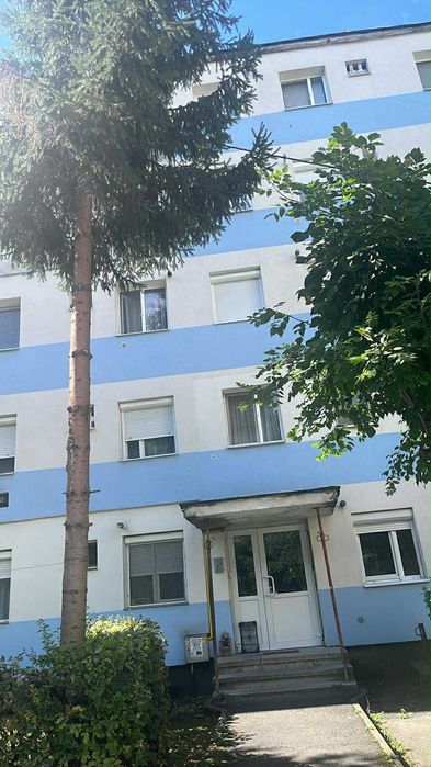 Închiriez apartament
