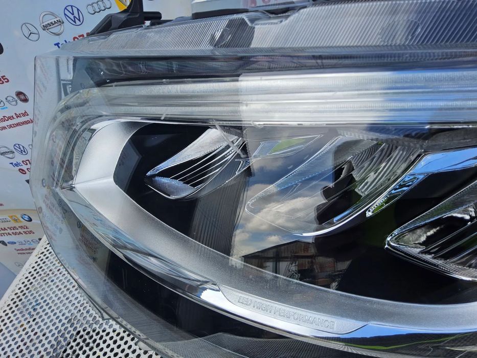 Far Led Mercedes Sprinter w907 far stânga led w910 Sprinter cod a9109067100 cu ureche rupta mic defect