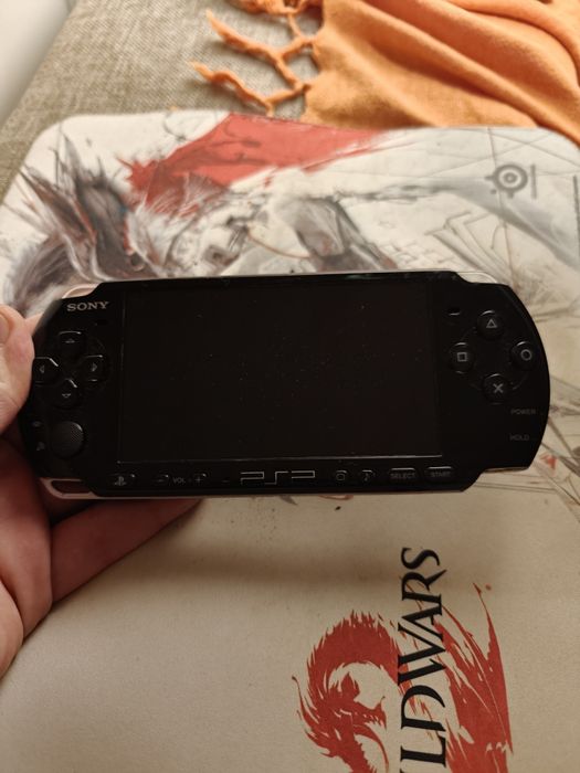 PSP 3004 modat, stare bună