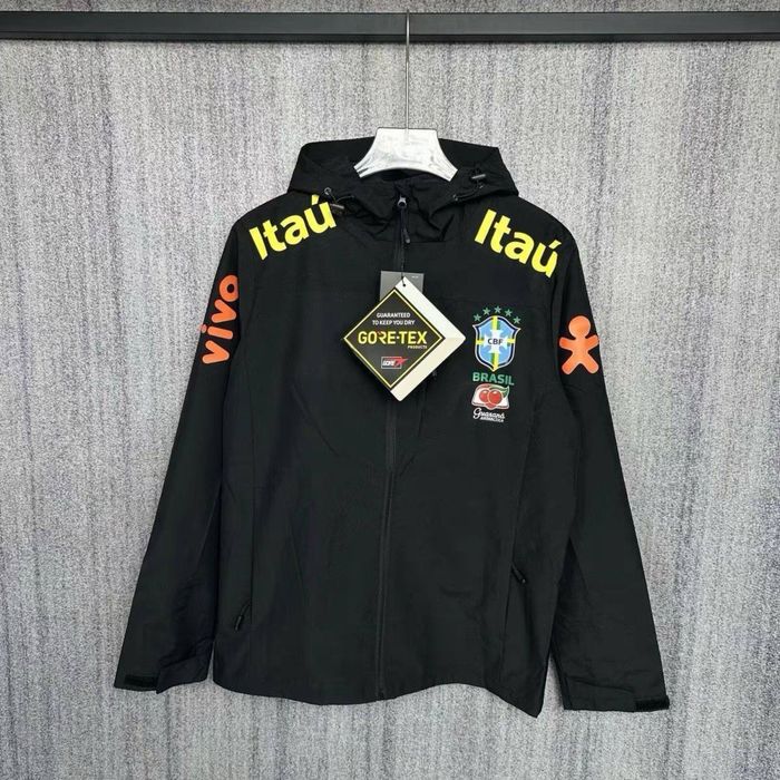 Дождевик сборной Бразилии