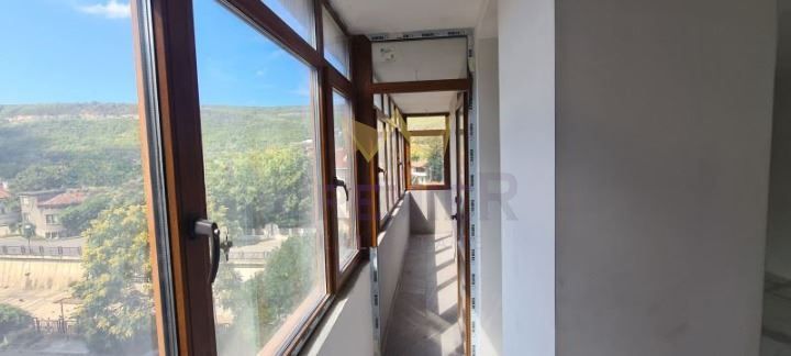 Продава се Четиристаен апартамент в Провадия - 140 кв.м за 438 €/кв.м - Снимка #1