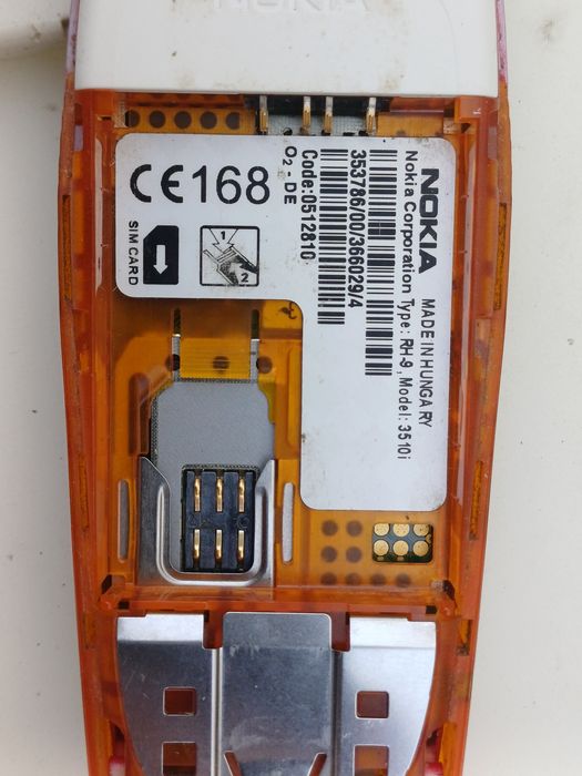 Nokia 3510i folosit / stare  buna / necodat. Incarcatorul este inclus in pret