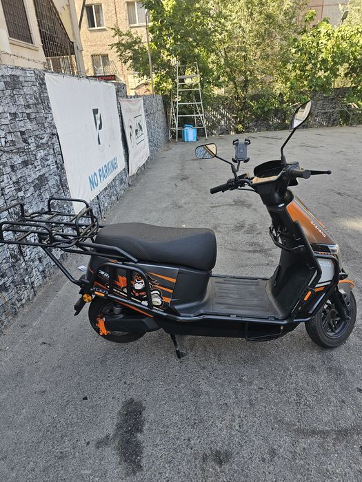 Продам Скутер YADEA