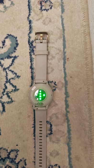 продам смарт часы Garmin Venu 3s