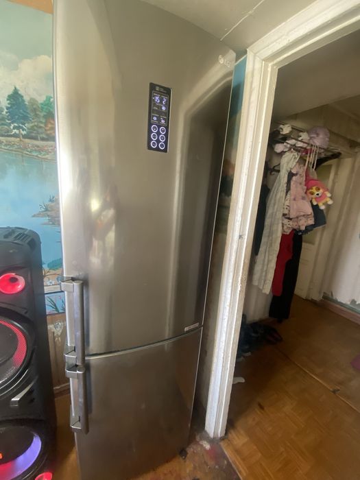Срочно продаю холодильник