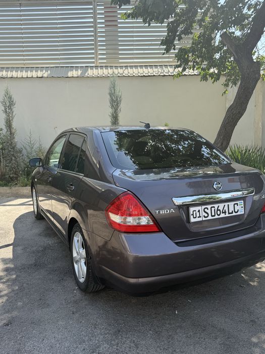 Nissan Tiida 2008
