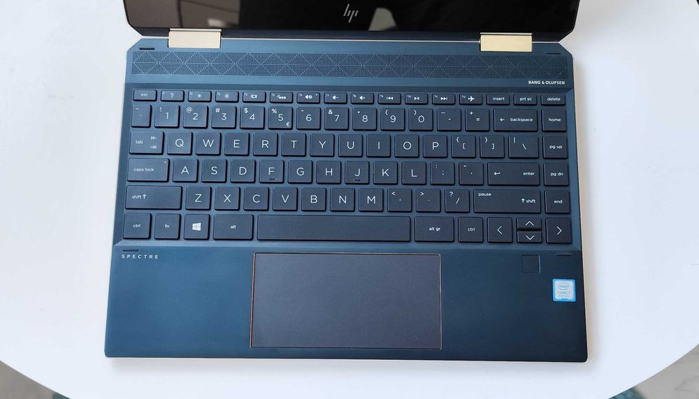hp spectre x360 i7 - Laptopuri oferte online | OLX.ro