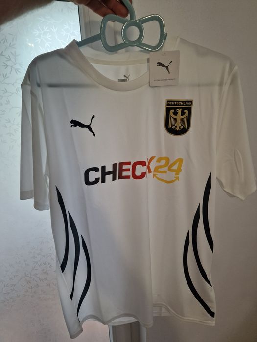 Tricouri customizabile