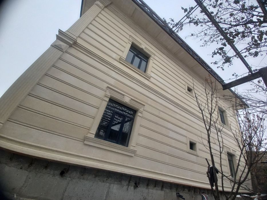 Ajoyib dizaynga ega uy sotiladi