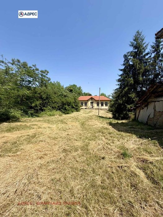 Къща в Ловеч, област-гр.Троян площ 160 цена 58000