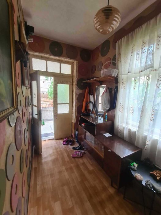 КЪЩА в кв. Училищни, град Хасково