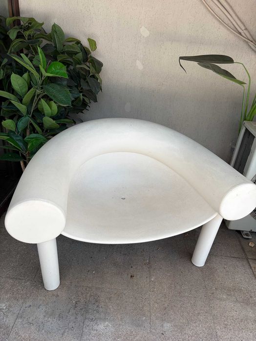 Fotoliu design sculptural alb (forma tubulara) - DEsigner Magis Sam Son armchair