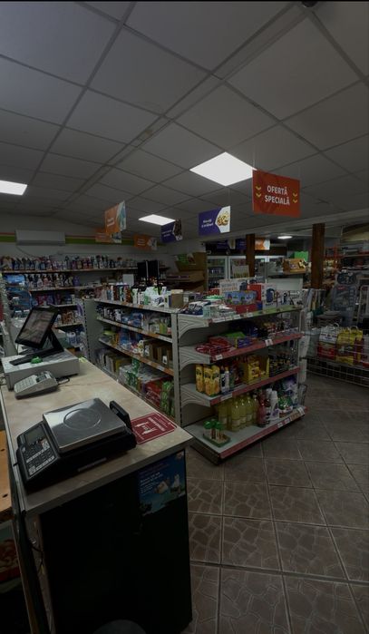 Casa parter+mansarda si spatiu comercial