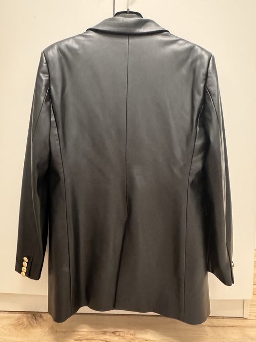 Кожаный плащ от zara