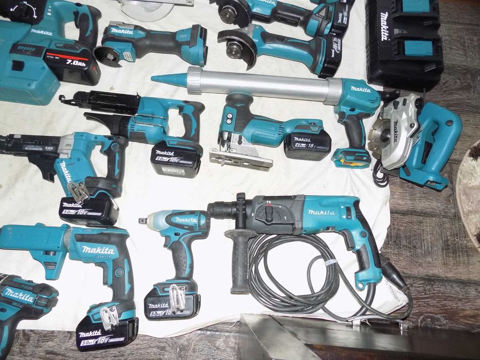 Scule Makita 18V  si  scule Makita 220V