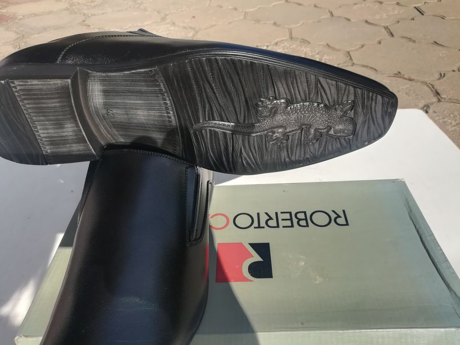 Туфли модельные новые.