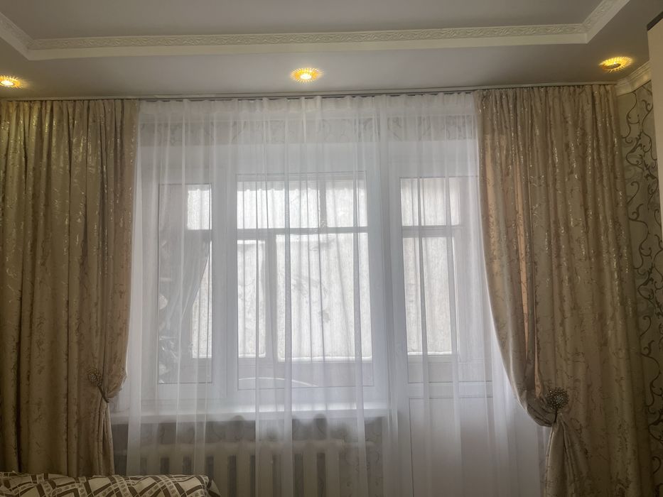 Продаю шторы 4 метра