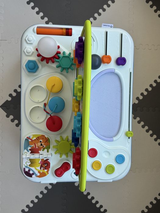 Masuta activitati baby einstein