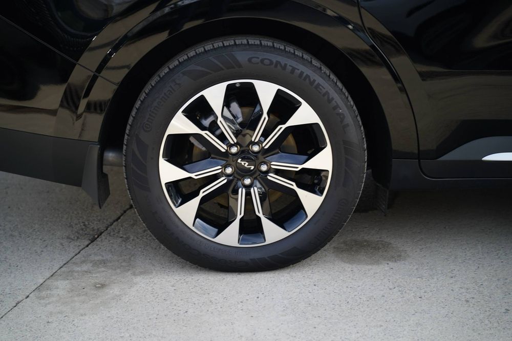 KIA CARNIVAL 3.5  4 pozitsiya sotiladi