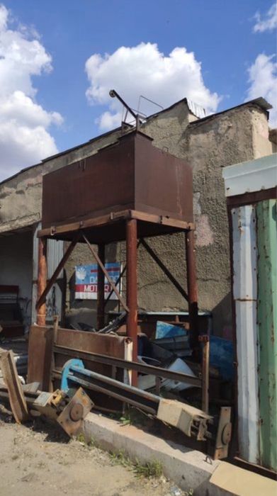 Резервуар для воды. Бак для воды.