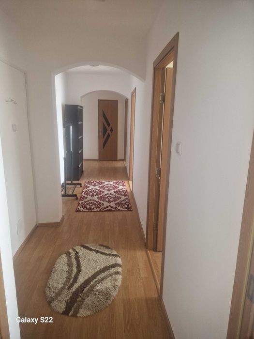 Închiriez apartament cu 3 camere in Bistrița
