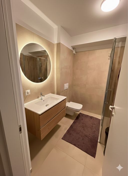 Apartament 3 camere, zona Coresi, parcare inclusa