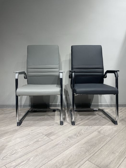 Офисное кресло стул для посетителей и конференц залов