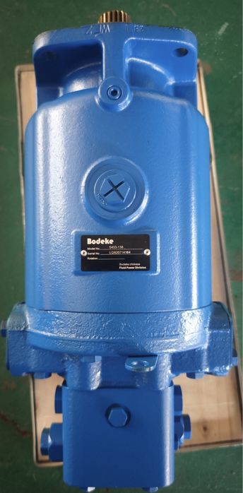 Гидравлический мотор для бетономешалки.